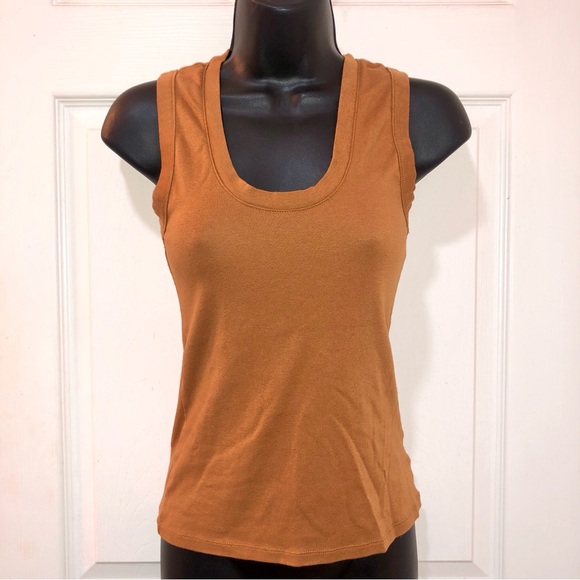 Sleeveless top - Picture 1 of 8